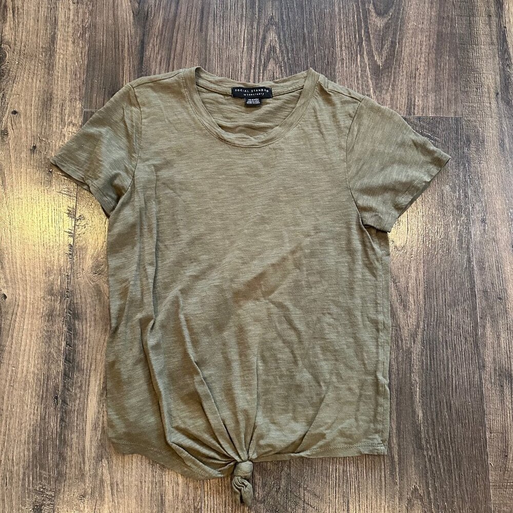 GUC Women's Social Standard Short Sleeve Twist Knot Shirt, Olive Green, Size: XS